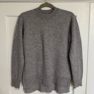Charter Club Women’s Heather Gray Cashmere Crewneck Sweater